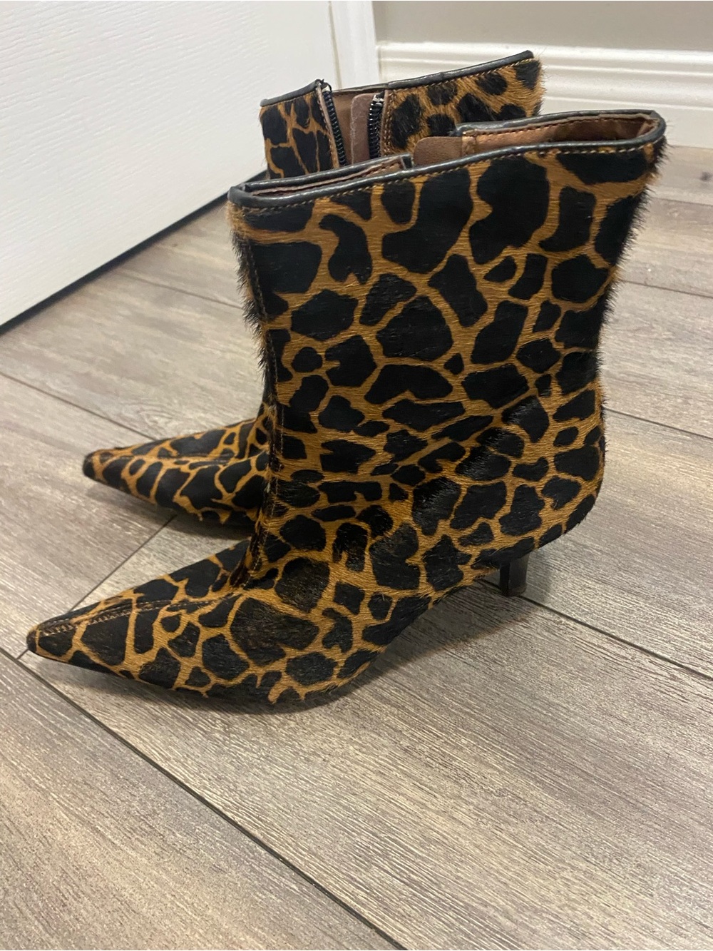 Leopard Print Pointed-Toe Mid-Calf Heeled Boots - Brown/Black